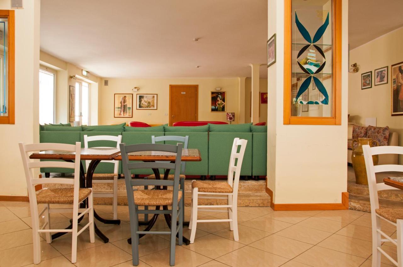 Hotel Rugantino Cesenatico Exteriér fotografie
