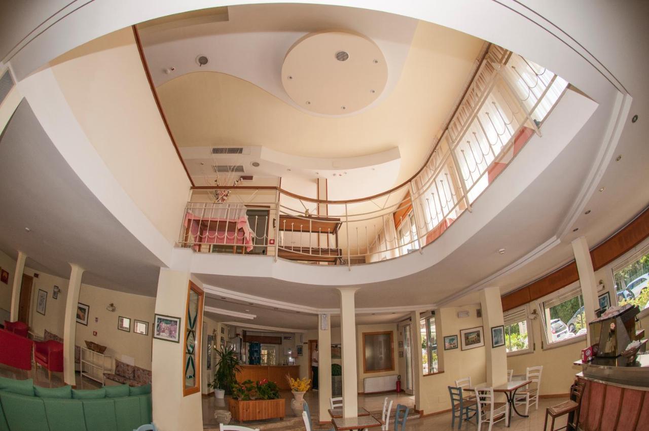 Hotel Rugantino Cesenatico Exteriér fotografie