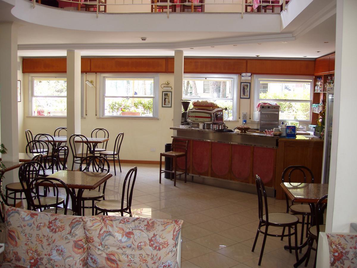 Hotel Rugantino Cesenatico Exteriér fotografie